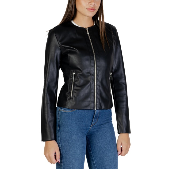 Armani Exchange chaqueta negra de mujer vista frontal