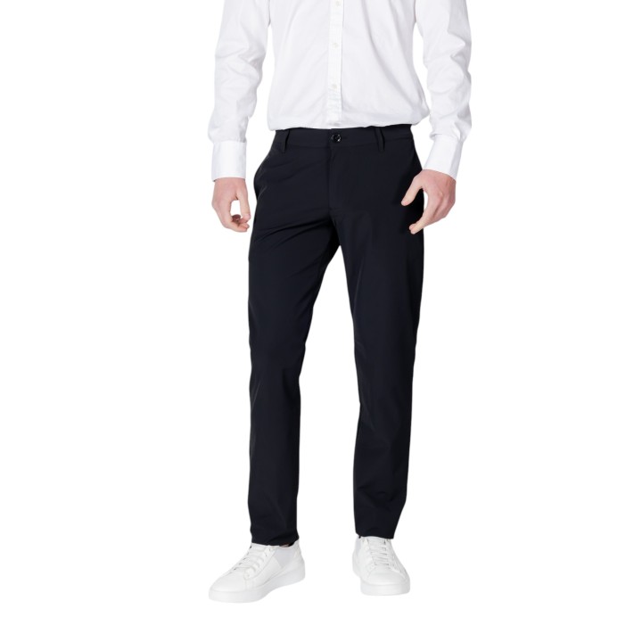 Pantalón negro de hombre Armani Exchange 8NZP49 ZNYZZ vista frontal