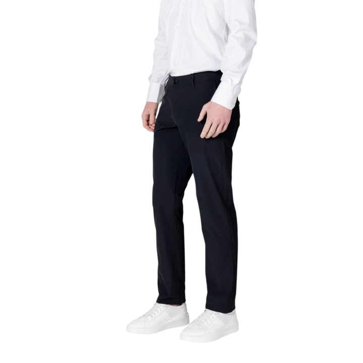 Pantalón negro de hombre Armani Exchange 8NZP49 ZNYZZ vista lateral