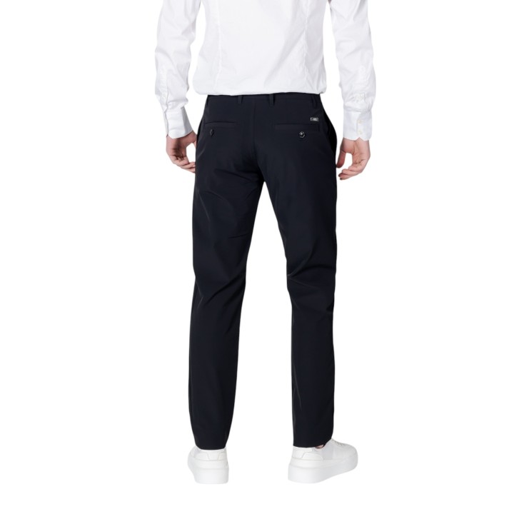 Pantalón negro de hombre Armani Exchange 8NZP49 ZNYZZ vista posterior