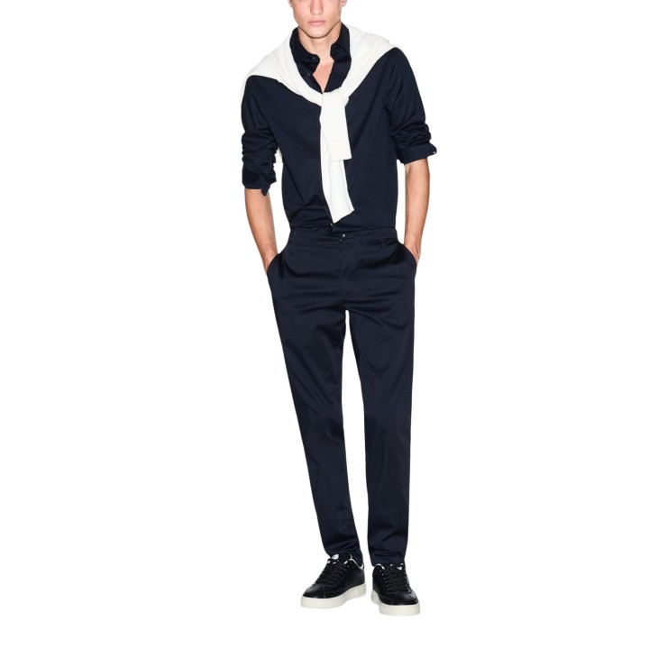 Camisa azul de hombre Armani Exchange 8NZCBD ZN10Z vista frontal de cuerpo entero