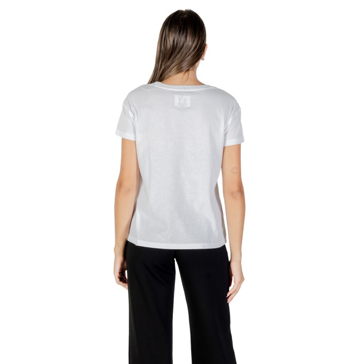 Camiseta de mujer Armani Exchange 8NYTCX YJG3Z color latte vista posterior