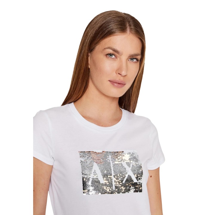 Detalle frontal de camiseta Armani Exchange de mujer blanca 8NYTDL YJ73Z