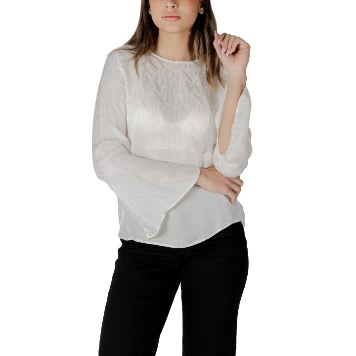 Armani Exchange blusa de mujer color crema con estampado tonal vista frontal