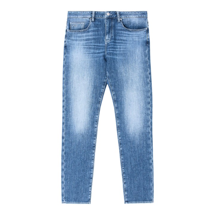 Armani Exchange vaqueros de hombre en denim azul claro vista frontal extendida