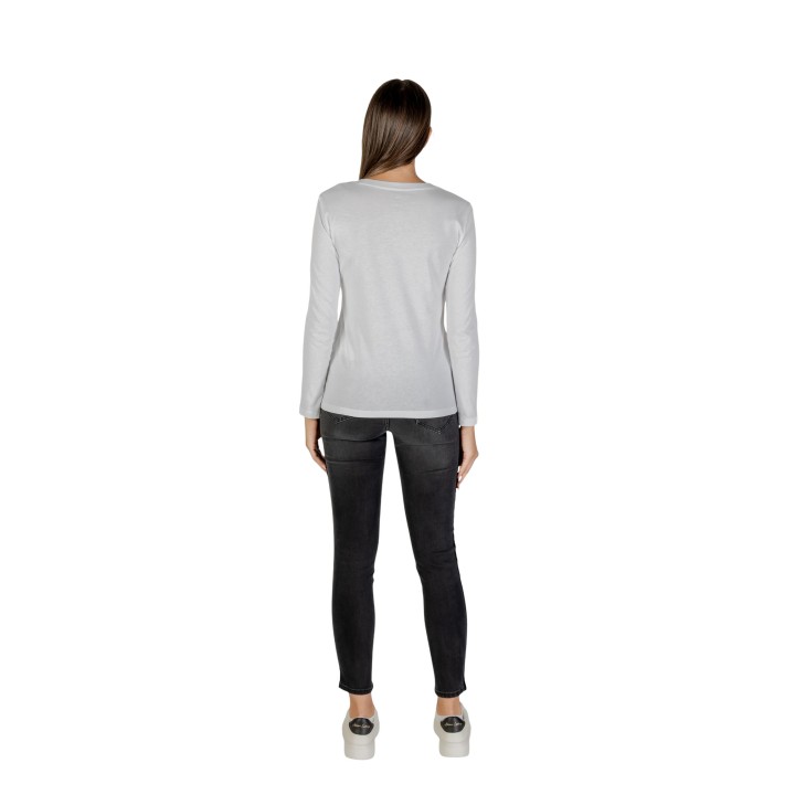 Armani Exchange camiseta de mujer blanca de manga larga vista posterior