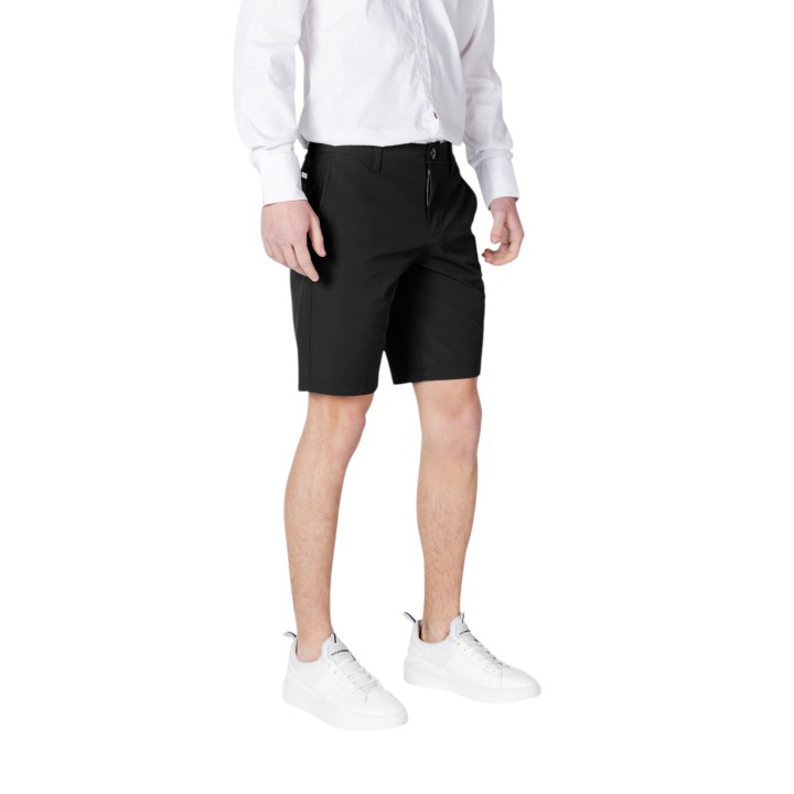 Armani Exchange pantalón corto negro de hombre 8NZS49 ZNYZZ vista de tres cuartos