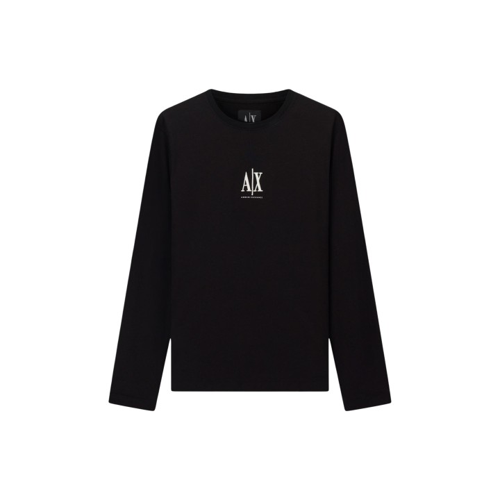Armani Exchange camiseta de hombre negra de manga larga vista frontal en plano