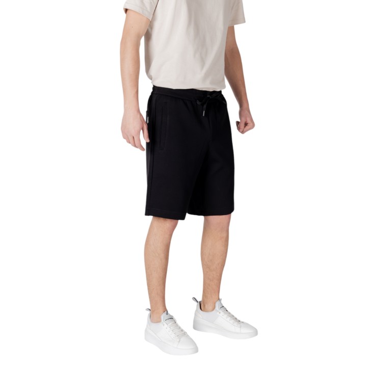 Armani Exchange pantalón corto de hombre negro XM000372 AF10818 vista tres cuartos