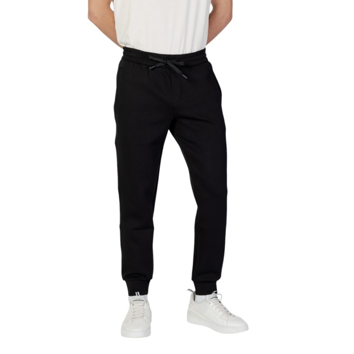 Armani Exchange pantalón deportivo de hombre negro vista frontal
