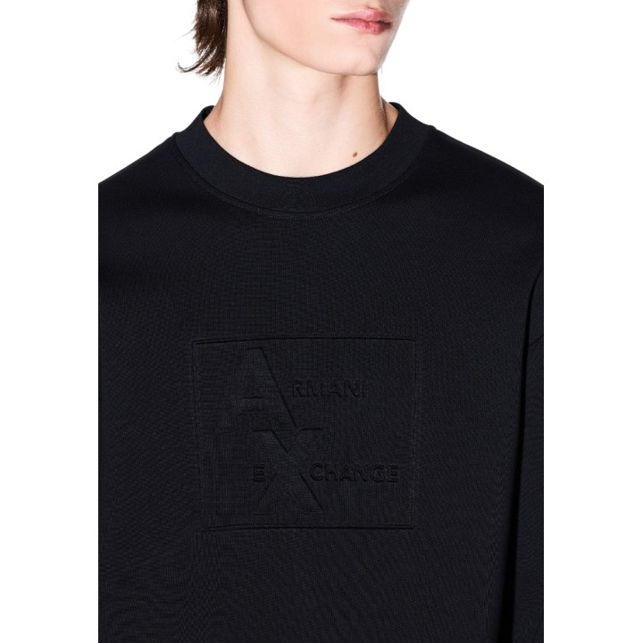 Sudadera de hombre Armani Exchange negra XM001371 AF13047 detalle del logo