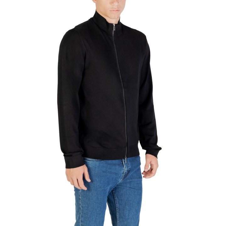 Cárdigan negro de hombre Armani Exchange XM001279 AF10454 vista de tres cuartos