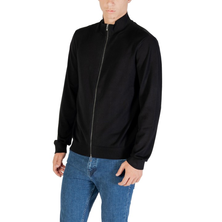 Cárdigan negro de hombre Armani Exchange XM001279 AF10454 vista de tres cuartos