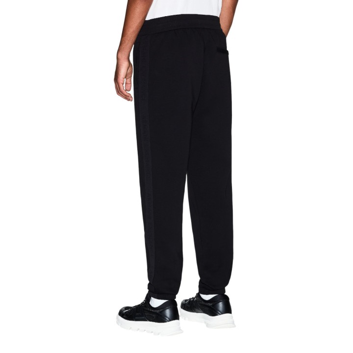 Armani Exchange pantalón deportivo negro de hombre XM001301 AF10818 vista posterior