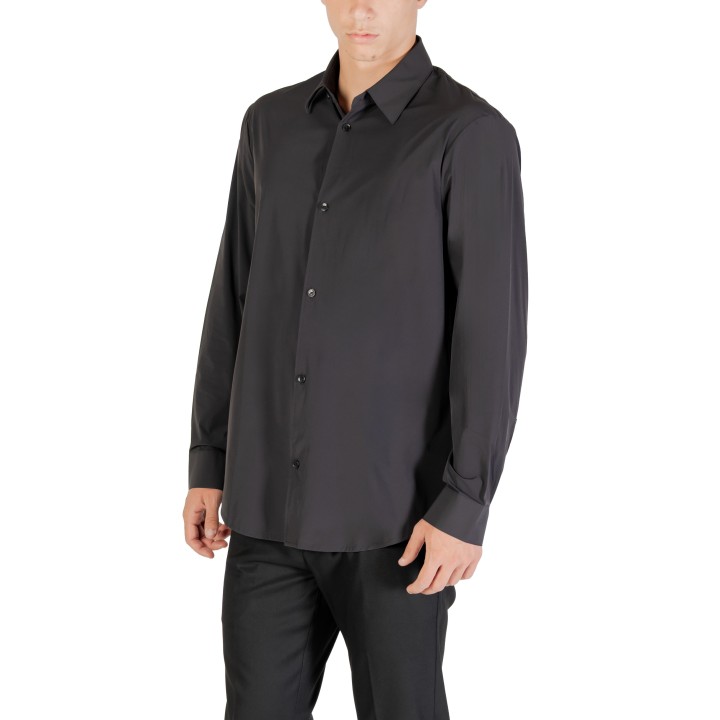 Armani Exchange camisa negra de hombre XM001567 AF19193 vista tres cuartos