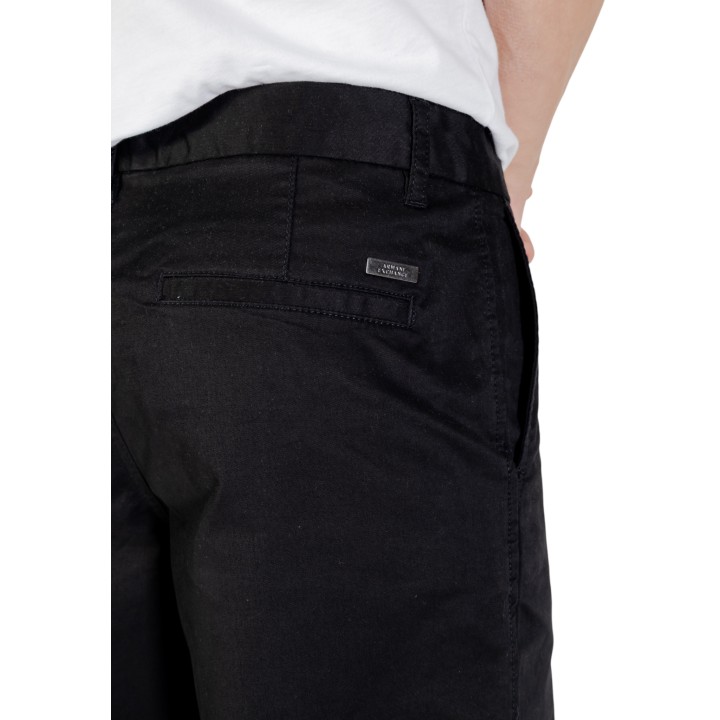 Detalle posterior del pantalón negro de hombre Armani Exchange XM001569 AF18849