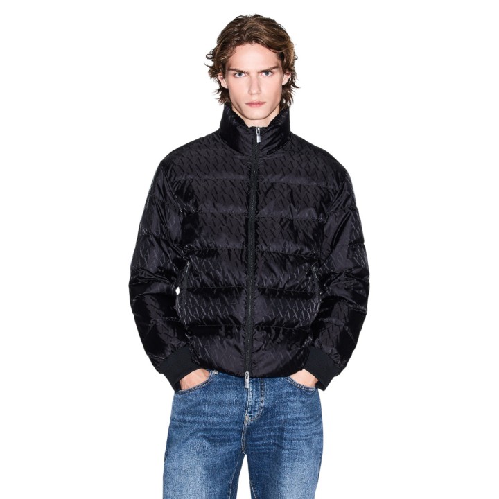 Armani Exchange chaqueta acolchada de hombre negra vista frontal