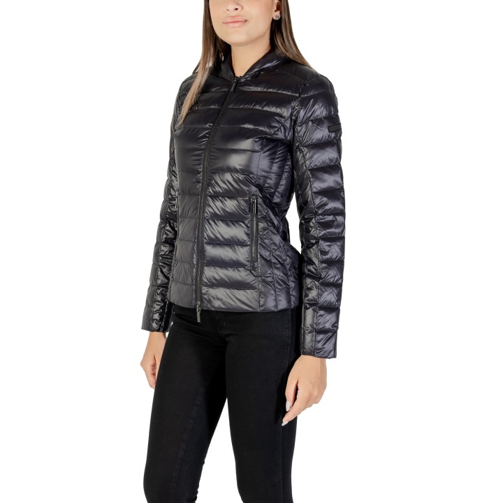 Chaqueta negra de mujer Armani Exchange XW001920 AF18757 vista tres cuartos