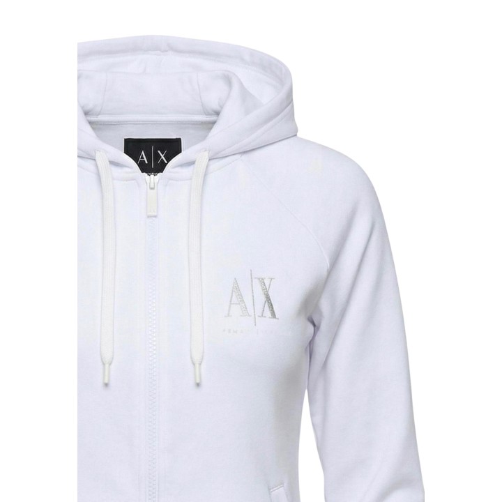 Detalle frontal de sudadera blanca Armani Exchange de mujer con capucha