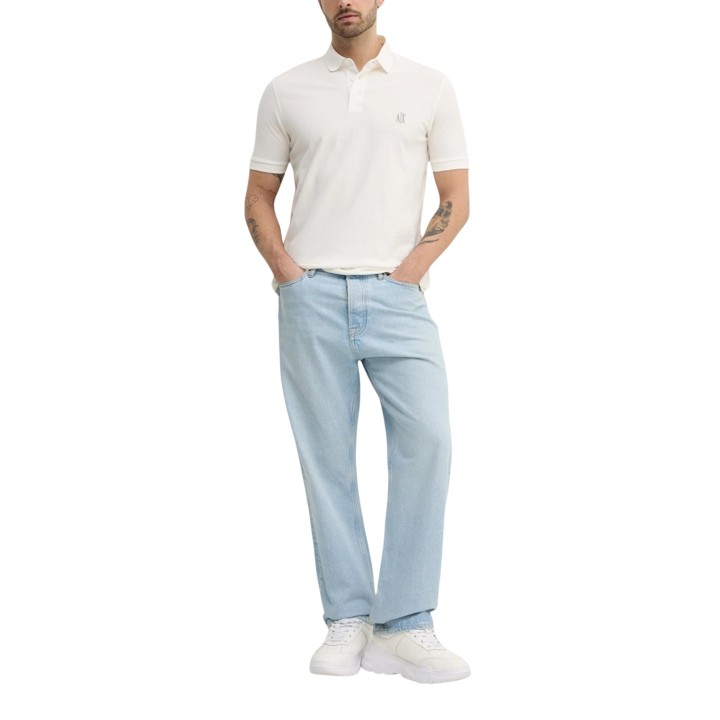 Polo blanco de hombre Armani Exchange XM000367 AF13022 vista frontal de cuerpo entero