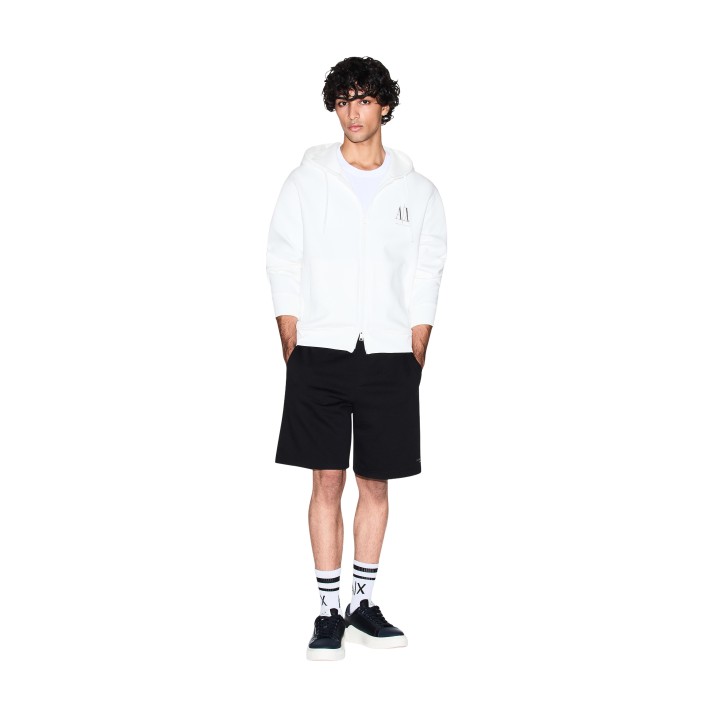 Armani Exchange pantalón corto de hombre negro vista frontal de cuerpo completo