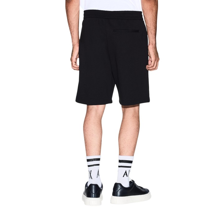 Armani Exchange pantalón corto de hombre negro vista posterior