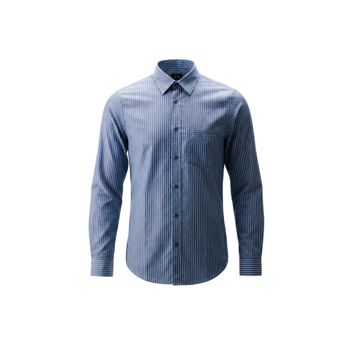 Armani Exchange camisa de hombre azul y blanca a rayas detalle frontal