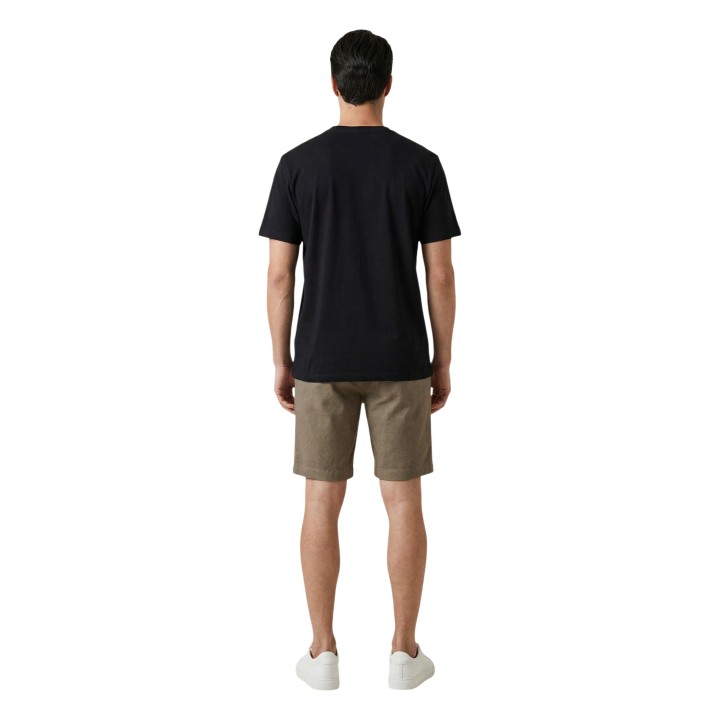 Armani Exchange pantalón corto de hombre verde oliva vista posterior
