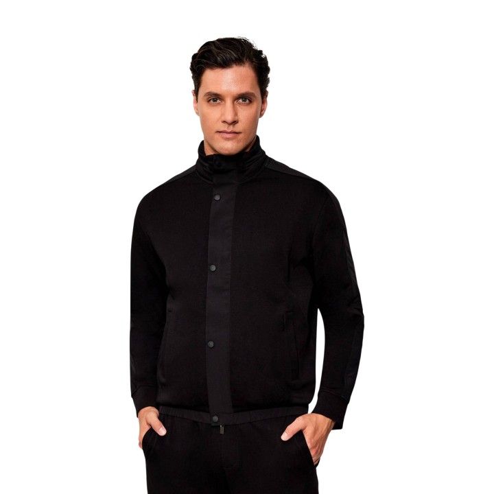 Armani Exchange sudadera de hombre negra XM001011 AF10818 en vista frontal