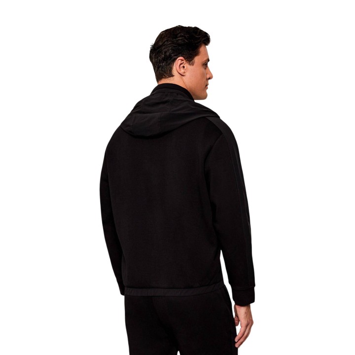 Armani Exchange sudadera de hombre negra XM001011 AF10818 en vista posterior