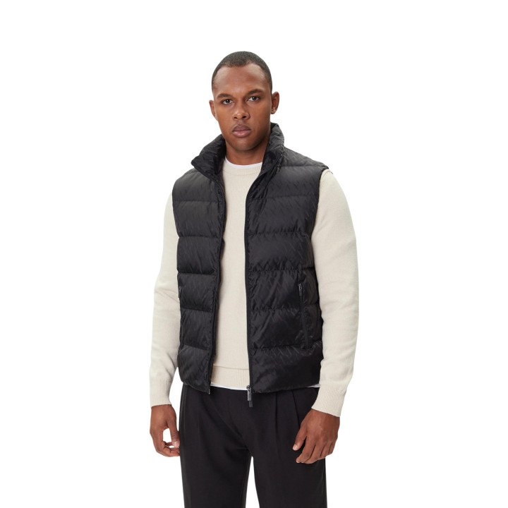 Armani Exchange chaleco negro de hombre XM001581 AF16628 vista frontal
