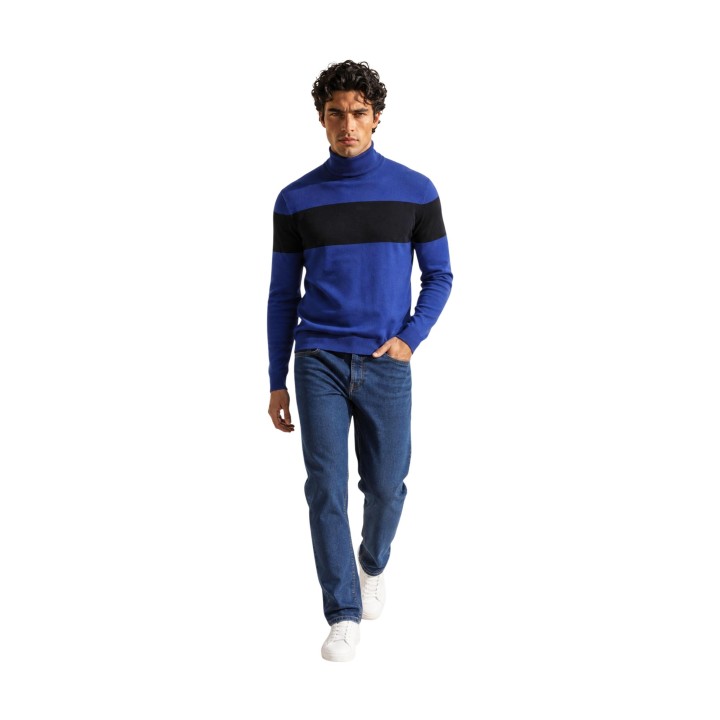 Armani Exchange jersey de cuello alto para hombre azul cielo vista frontal de cuerpo entero