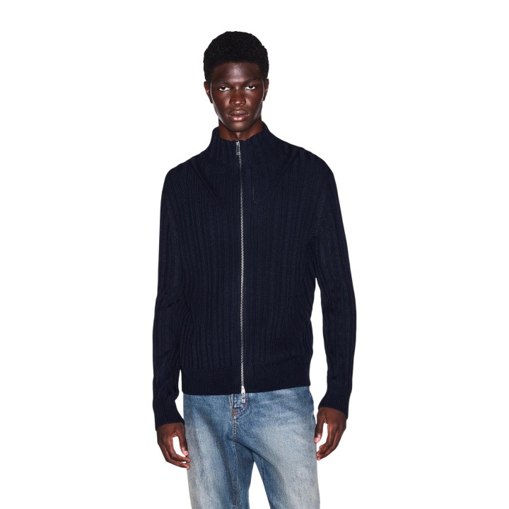 Armani Exchange cárdigan azul para hombre vista frontal con modelo XM002998 AF14008