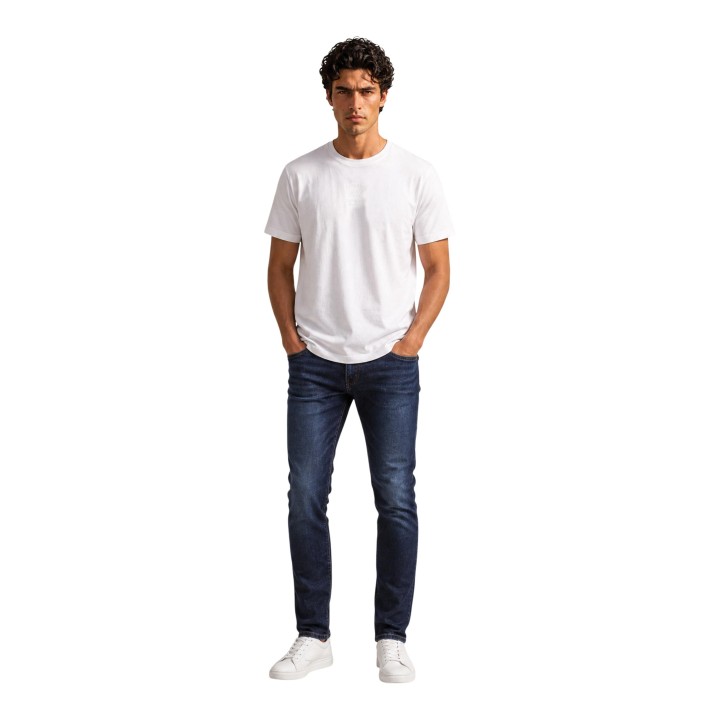 Camiseta blanca de hombre Armani Exchange XM003023 AF10358 vista frontal de cuerpo entero