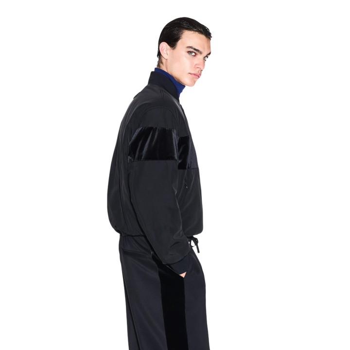Armani Exchange chaqueta de hombre negra XM003352 AF27322 vista lateral