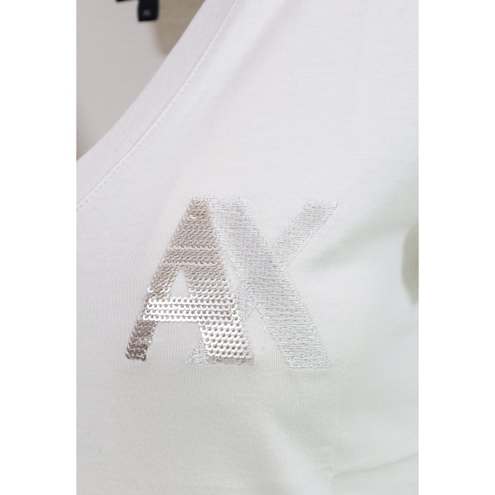 Armani Exchange camiseta de mujer beige detalle del logo