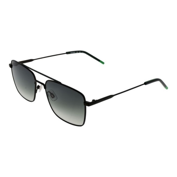 Gafas de sol metálicas negras polarizadas para hombre Hugo Boss vista en ángulo