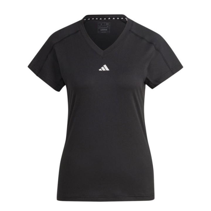 Camiseta deportiva negra para mujer Adidas vista frontal con pequeño logo en el pecho