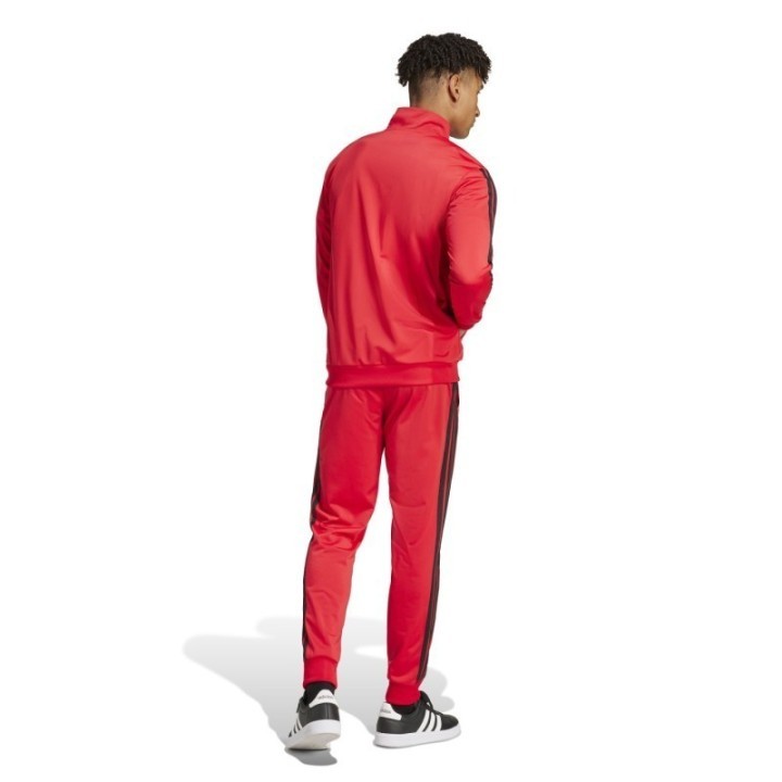 Chándal adidas rojo para hombre con tres rayas negras vista trasera