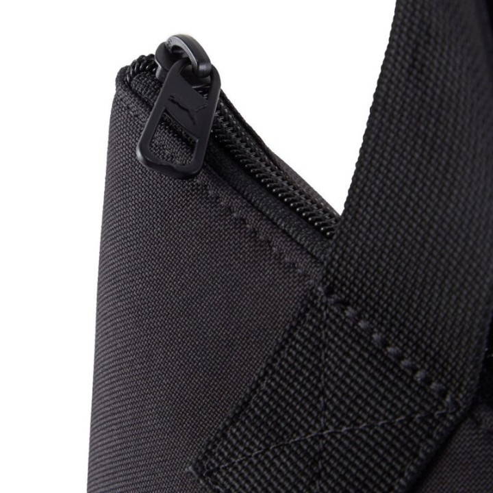 bolso tote unisex puma negro de textil vista detalle de cremallera y asa