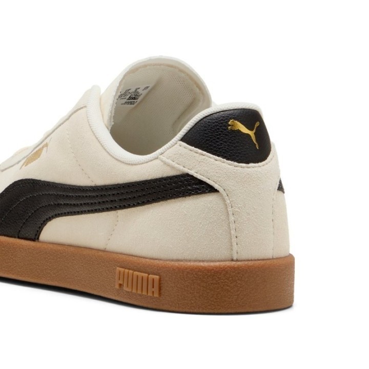 Zapatillas Puma para hombre en gamuza beige con franja negra vista del talon