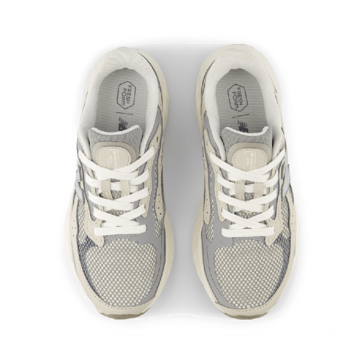 Zapatillas New Balance Fresh Foam Arishi v4 beige/gris