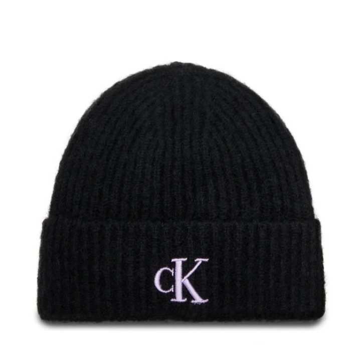 Gorro acanalado negro para mujer Calvin Klein vista frontal
