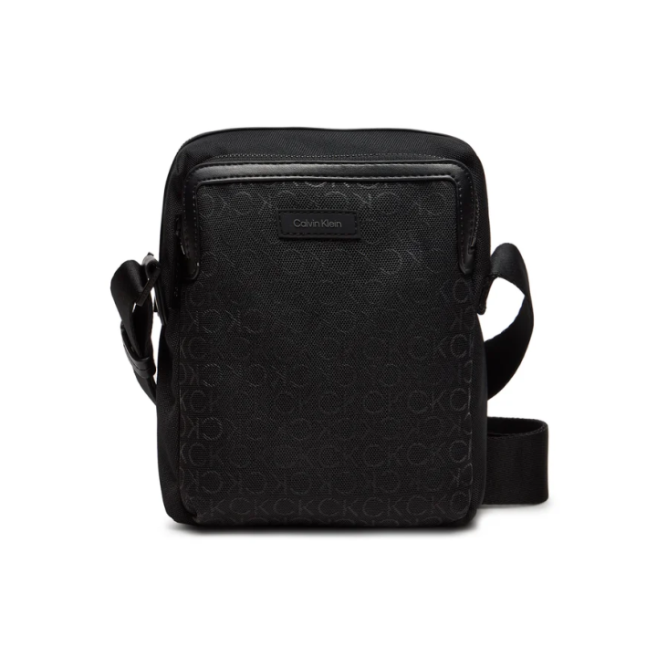 bolso bandolera negro de poliester para hombre calvin klein vista frontal