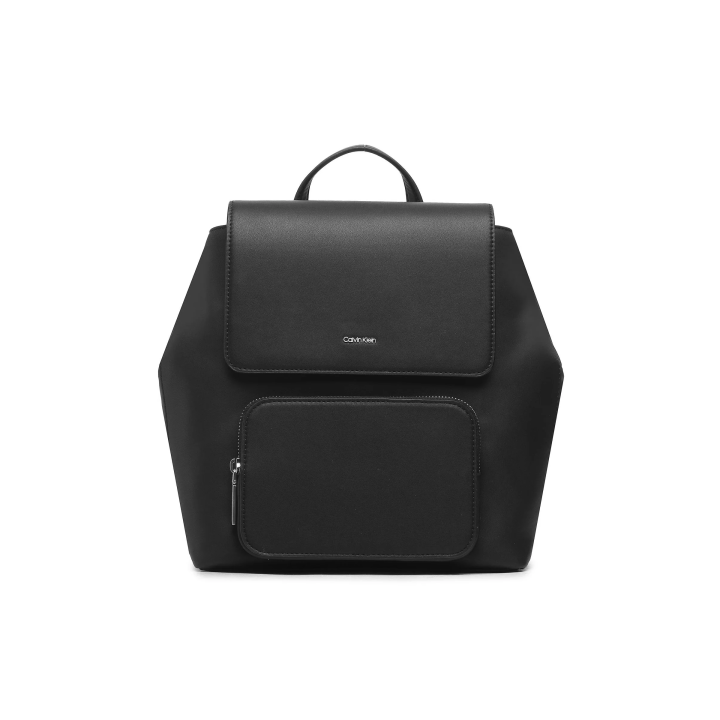 Mochila negra de poliester reciclado para mujer Calvin Klein vista frontal