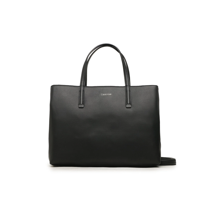 bolso negro de poliéster reciclado para mujer Calvin Klein vista frontal