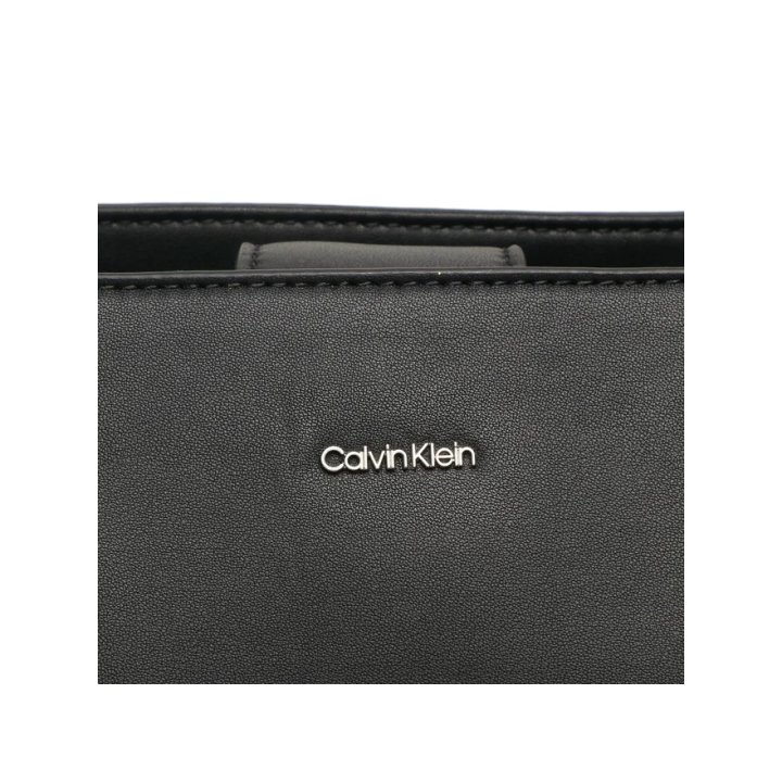 Bolso Calvin Klein clásico de poliéster negro