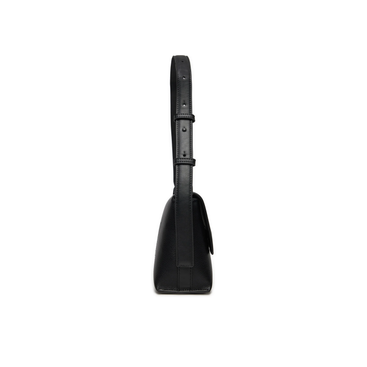 Bolso Calvin Klein Shaped Camera clásico negro