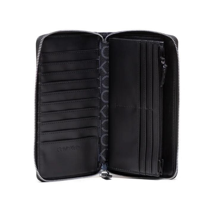 Cartera Calvin Klein de polietileno negra interior