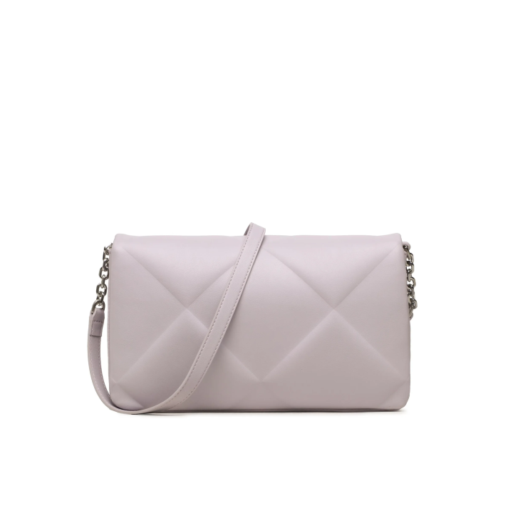 bolso bandolera ajustable Calvin Klein para mujer en poliéster reciclado color lavanda vista dorsal